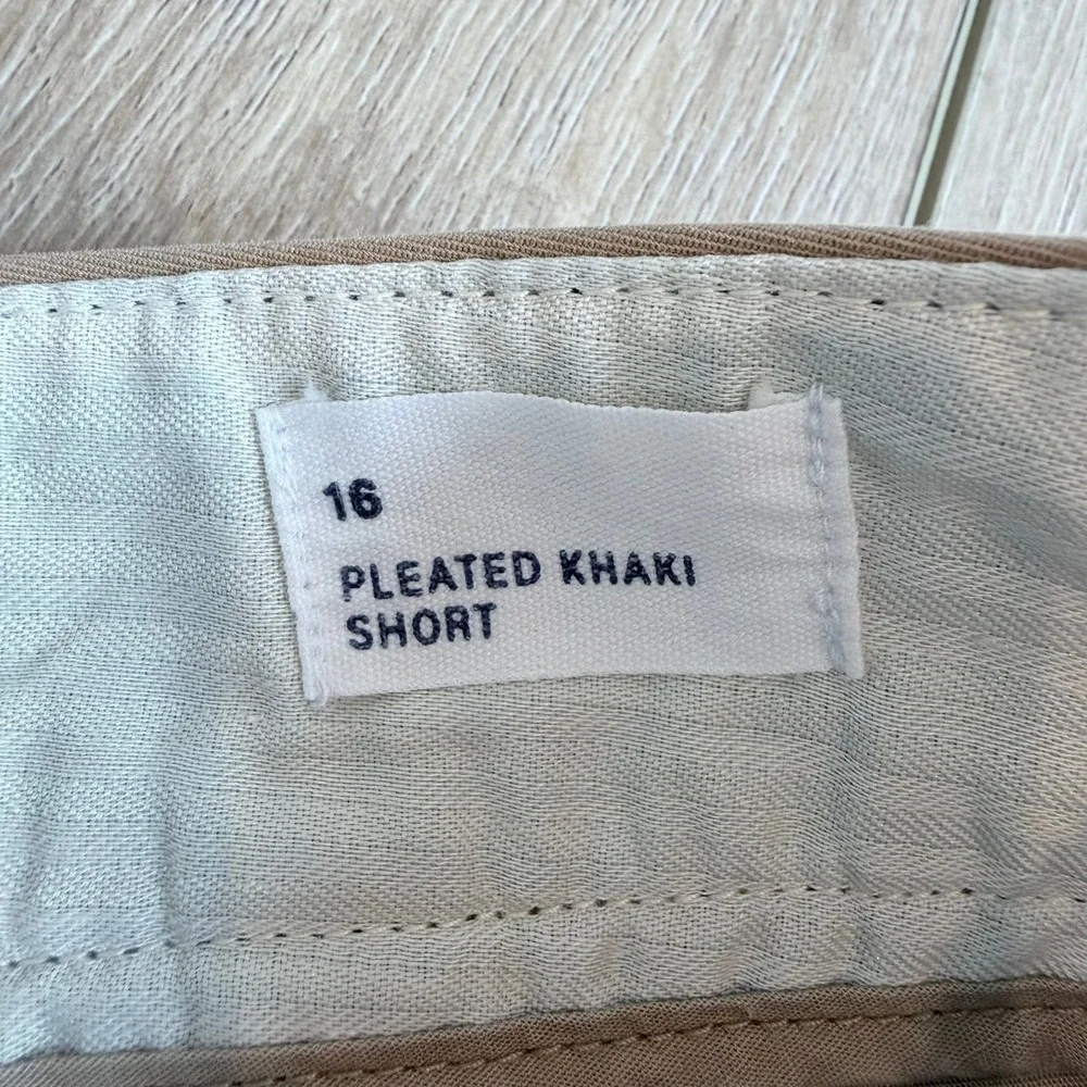 Gap Pleated Khaki Shorts Womens 16 Tan Beige High Rise Cotton Stretch Chino